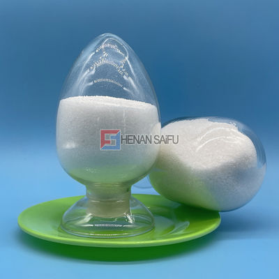 CPAM Polyacrylamide पाउडर Flocculant रैखिक पॉलिमर यौगिक पानी में घुलनशीलता के साथ